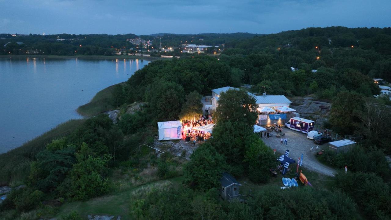 Surfviken Glamping And B&B ستينانغسوند المظهر الخارجي الصورة